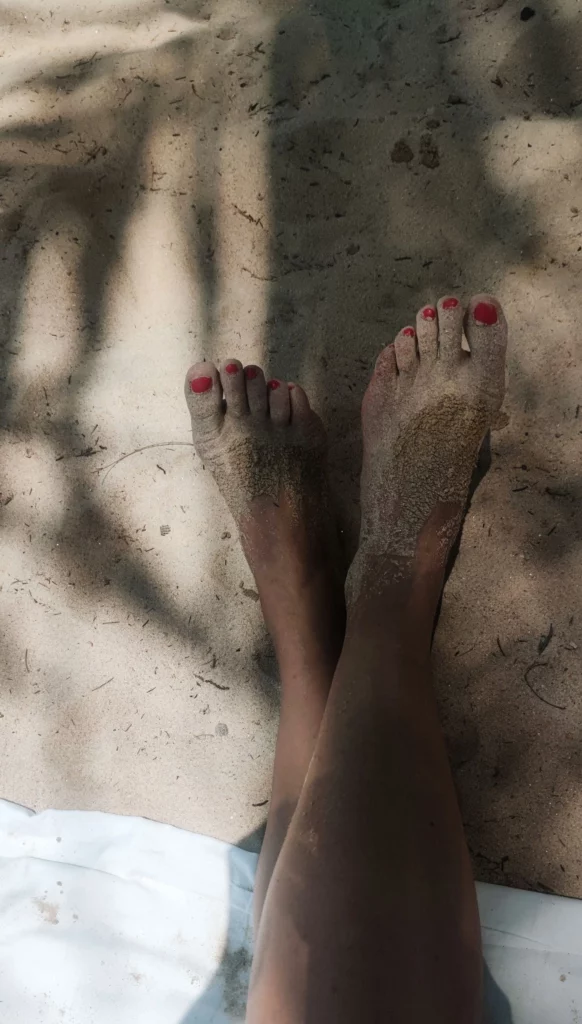 piernas en la sombra